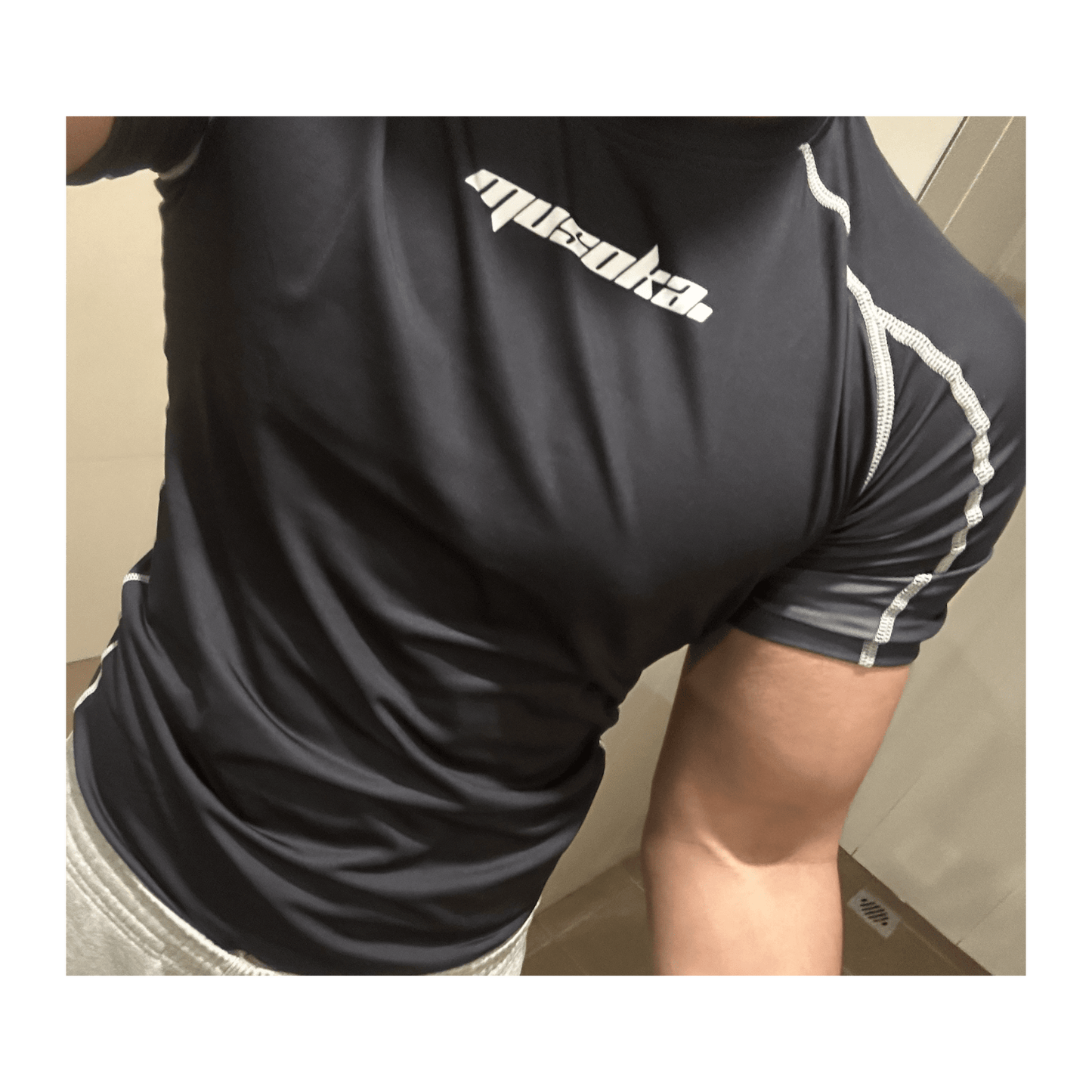 MUSOKA COMPRESSION TEE - MUSOKA